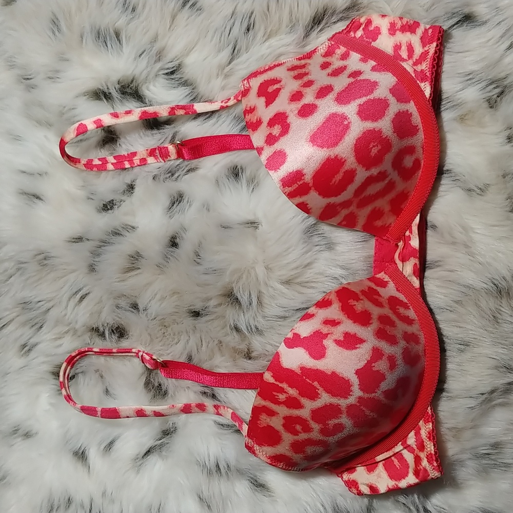 EXPRESS Modern Plunge Bra